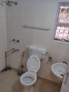 Bathroom Image of 2100 Sq.ft 3.5 BHK Apartment / Flat for sale in Swaraj Homes Sarita Vihar Block E RWA, Sarita Vihar New Delhi for Rs. 27200000
