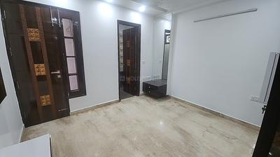 Bedroom Image of 1620 Sq.ft 3 BHK Builder Floor for rent in Anand Vihar New Delhi for Rs. 55000