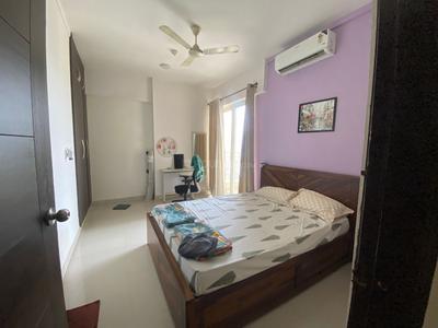 Bedroom Image of 1380 Sq.ft 2.5 BHK Apartment / Flat for sale in Mahagun Mirabella, Sector 79 Noida for Rs. 18200000