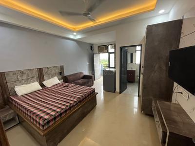 Bedroom Image of 331 Sq.ft 1 RK Independent House for rent in DLF Independent Floors, DLF Phase 3 Gurgaon for Rs. 14000