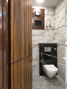Common Bathroom Image of 1250 Sq.ft 3 BHK Apartment / Flat for sale in Lal Kuan Ghaziabad for Rs. 5365000