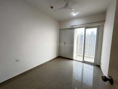 Gallery Cover Image of 1125 Sq.ft 3 BHK Apartment / Flat for rent in Mahagun Mantra, Noida Extension for Rs. 18000