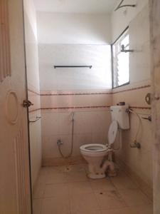 Common Bathroom Image of 1600 Sq.ft 3 BHK Apartment / Flat for rent in Camp Pune for Rs. 65000