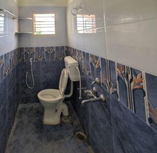 Bathroom Image of 600 Sq.ft 2 BHK Independent House for rent in Laggere Bengaluru for Rs. 12000