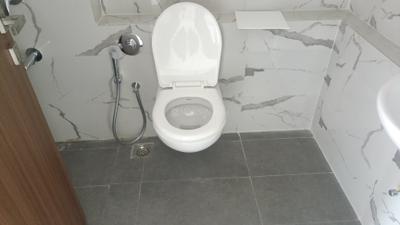 Image of 750 Sq.ft 2 BHK Apartment / Flat for sale in Sheth Auris Bliss, Malad West, Mumbai for Rs. 22000000