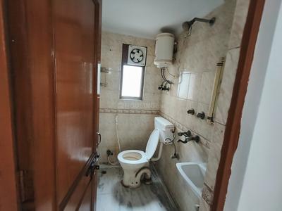 Image of 1550 Sq.ft 3 BHK Apartment / Flat for rent in CGHS Hum Sub Apartment, Sector 4 Dwarka, New Delhi for Rs. 40000