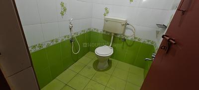 Bathroom Image of 1600 Sq.ft 3 BHK Builder Floor for rent in Kammanahalli Bengaluru for Rs. 30000