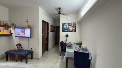 Living Room Image of 873 Sq.ft 2 BHK Apartment / Flat for sale in Lodha Amara, Kolshet Thane for Rs. 14500000