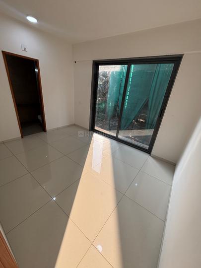 Anand Paramount Main Image 1