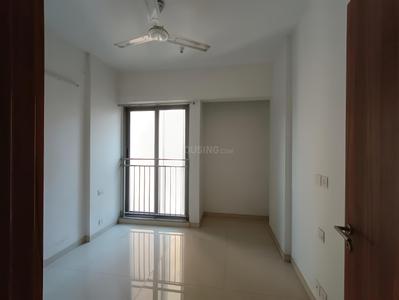 Bedroom Image of 840 Sq.ft 2 BHK Apartment / Flat for sale in Kalpataru Sunrise, Thane West Thane for Rs. 9600000