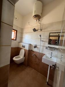 Bathroom Image of 1200 Sq.ft 2 BHK Builder Floor for rent in Margondanahalli Bengaluru for Rs. 35000
