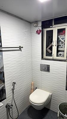 Bathroom Image of 612 Sq.ft 1 BHK Apartment / Flat for sale in Nagpada Mumbai for Rs. 9500000