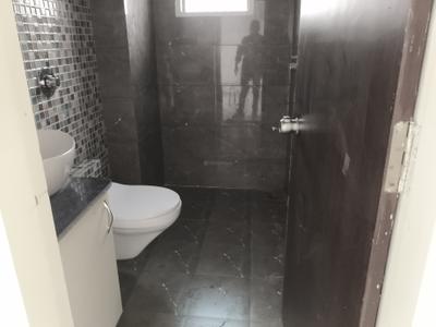 Bathroom Image of 1200 Sq.ft 3 BHK Apartment / Flat for rent in Unique Shantam Nirvanta, Chhani Vadodara for Rs. 30000