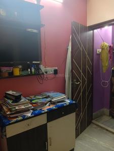 Bedroom Image of 500 Sq.ft 1.5 BHK Apartment / Flat for rent in Baranagar Kolkata for Rs. 11000