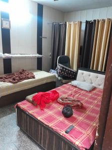 Bedroom Image of 400 Sq.ft 2 BHK Builder Floor for rent in Model Town Phagwara for Rs. 13000