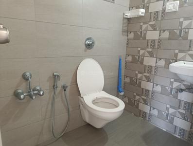 Bathroom Image of 850 Sq.ft 1 BHK Apartment / Flat for rent in Surya Kiran Aakash Homes, Ujala Circle Ahmedabad for Rs. 17000