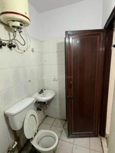 Bathroom Image of 550 Sq.ft 1 RK Builder Floor for rent in Khirki Extension New Delhi for Rs. 14000