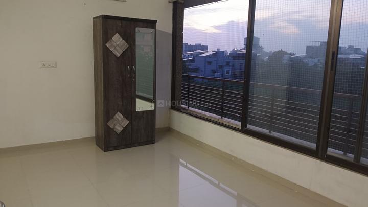 Aaryan Gloria Main Image 1