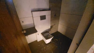 Bathroom Image of 1950 Sq.ft 3 BHK Apartment / Flat for sale in Fatehgunj Vadodara for Rs. 7500000