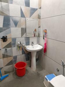 Bathroom Image of 150 Sq.ft 2 BHK Independent House for rent in Sector 66 Mohali for Rs. 23000