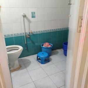 Bathroom Image of 1350 Sq.ft 2 BHK Builder Floor for rent in Indira Nagar Bengaluru for Rs. 45000