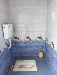 Bathroom Image of 150 Sq.ft 1 BHK Independent House for rent in Adhartal Jabalpur for Rs. 5500