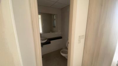 Bathroom Image of 2475 Sq.ft 4 BHK Apartment / Flat for sale in Bestech Park View Sanskruti, Sector 92 Gurgaon for Rs. 30000000