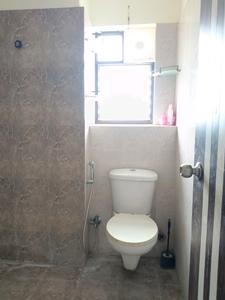 Common Bathroom Image of 972 Sq.ft 2 BHK Apartment / Flat for rent in Primarc Southwinds, Rajpur Kolkata for Rs. 23000