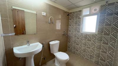 Image of 2135 Sq.ft 4 BHK Apartment / Flat for rent in Amrapali Verona Heights, Noida Extension, Greater Noida for Rs. 35000