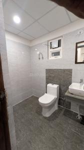 Bathroom Image of 927 Sq.ft 2 BHK Apartment / Flat for rent in Ruchira Sapphire Smart Homes, Mahurali Ghaziabad for Rs. 18000
