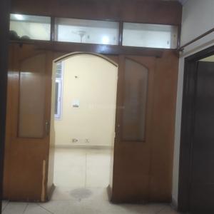 Bedroom Image of 600 Sq.ft 1 BHK Apartment / Flat for rent in Brothers Apartment, Patparganj New Delhi for Rs. 21000