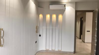 Bedroom Image of 2000 Sq.ft 3 BHK Builder Floor for sale in Uday Park New Delhi for Rs. 67500000