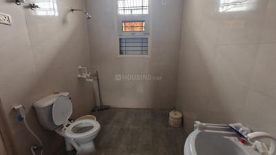 Bathroom Image of 2500 Sq.ft 3 BHK Builder Floor for rent in Sector 31 Noida for Rs. 52000
