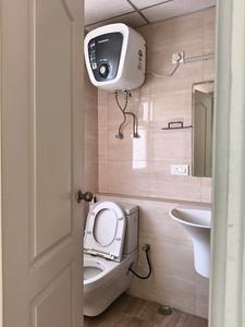 Bedroom Two Image of 1850 Sq.ft 3 BHK Apartment / Flat for rent in Shree Vardhman Victoria, Sector 70 Gurgaon for Rs. 51000