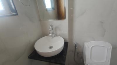 Bathroom Image of 900 Sq.ft 1 BHK Builder Floor for rent in Sector 57 Gurgaon for Rs. 35000