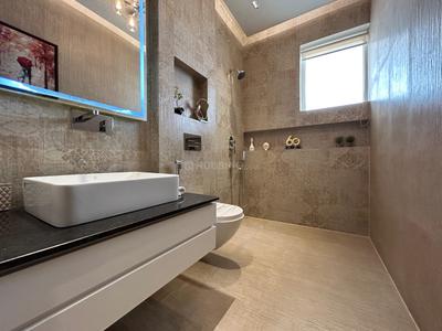 Bathroom Image of 2505 Sq.ft 4.5 BHK Apartment / Flat for sale in Uptown Skylla, PR7 Airport Road Zirakpur for Rs. 21000000