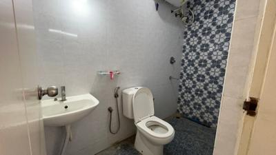 Bathroom Image of 550 Sq.ft 1 BHK Apartment / Flat for rent in Whitefield Bengaluru for Rs. 18000