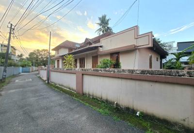 Image of 2000 Sq.ft 4 BHK Independent House for sale in Aluva, Kochi for Rs. 19500000