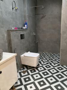 Common Bathroom Image of 3240 Sq.ft 4 BHK Builder Floor for sale in DLF Phase 4 Gurgaon for Rs. 49900000