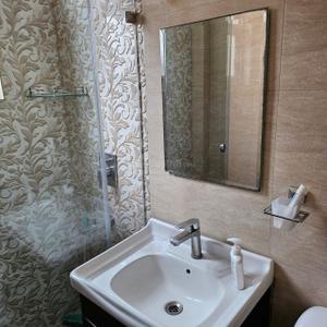 Bathroom Image of 2000 Sq.ft 3 BHK Builder Floor for rent in RWA East of Kailash Block E, Kalash Enclave New Delhi for Rs. 120000