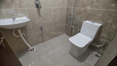 Bathroom Image of 555 Sq.ft 1 BHK Builder Floor for rent in Singasandra Bengaluru for Rs. 26000