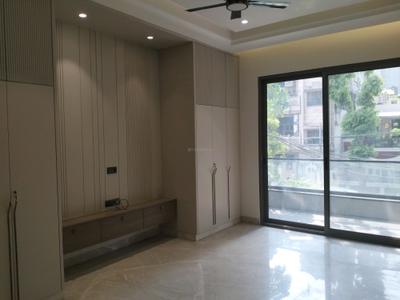 Bedroom Image of 2880 Sq.ft 4 BHK Builder Floor for sale in Mukherjee Nagar New Delhi for Rs. 80000000