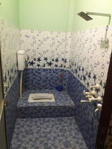 Bathroom Image of 900 Sq.ft 2 BHK Builder Floor for rent in Taramandal Gorakhpur for Rs. 10000