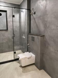 Common Bathroom Image of 2475 Sq.ft 4 BHK Apartment / Flat for sale in Bestech Park View Sanskruti, Sector 92 Gurgaon for Rs. 29000000