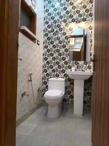 Common Bathroom Image of 1300 Sq.ft 3 BHK Builder Floor for sale in Indirapuram Ghaziabad for Rs. 10000000
