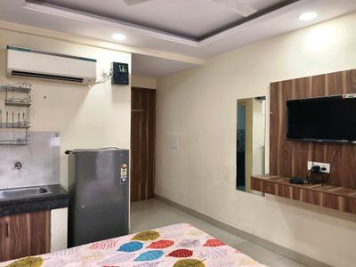 Bedroom Image of 580 Sq.ft 1 RK Apartment / Flat for rent in DLF Phase 3 Gurgaon for Rs. 20000