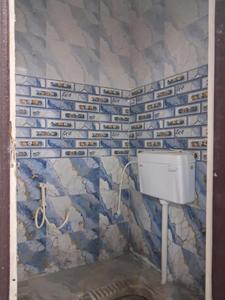 Common Bathroom Image of 1050 Sq.ft 2 BHK Apartment / Flat for sale in Sector 49 Noida for Rs. 4100000