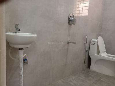 Bathroom Image of 850 Sq.ft 2 BHK Independent House for rent in Kudlu Bengaluru for Rs. 23000