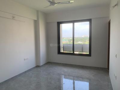 Bedroom Image of 842 Sq.ft 3 BHK Apartment / Flat for rent in Sun Crest, Bhadaj Ahmedabad for Rs. 30000