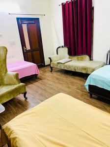 Bedroom Image of Bala Ji Girls Pg in Sector 62, Noida